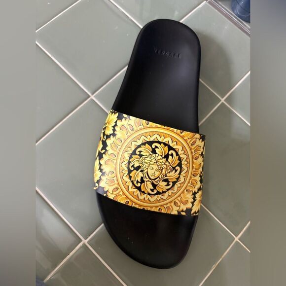 Brand new women's Versace Black and Gold Slide Sandals with box size  10 - Picture 2 of 12